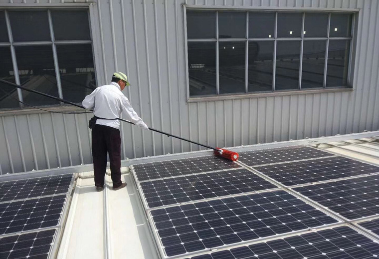 光伏發(fā)電怎么清洗，光伏板清潔要斷電嗎