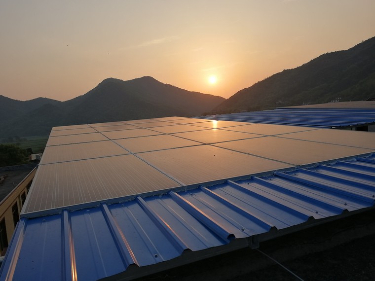 光伏發(fā)電有多少太陽光可利用?地球一天接收的太陽光有多少？